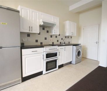 1 Bedroom Flat / Apartment - Winchester Road, Bishops Waltham - Photo 4