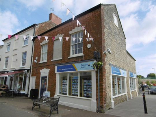 Parsonage Street, Dursley - Photo 1
