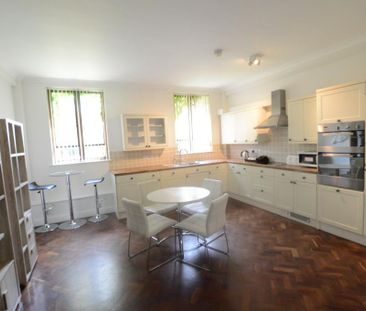 3 bedroom apartment to rent - Photo 3