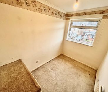 3 bedroom house to rent Webster Crescent, S61 - Photo 2