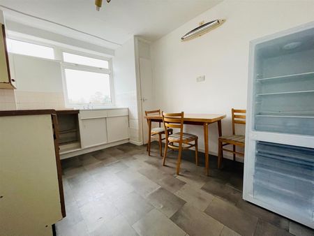 1 Bed Maisonette - Photo 3