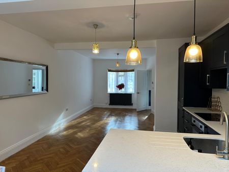 3 Bed Terraced House, Manor Road, E17 - Photo 3