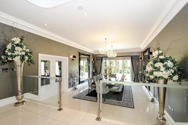 5 bedroom detached house to rent - Photo 1