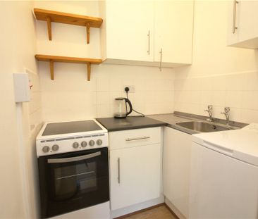 North Common Road, Ealing, W5 2QB - Photo 4