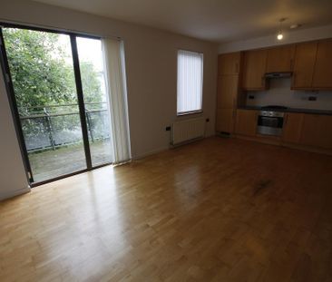 2 bedroom flat to rent - Photo 2