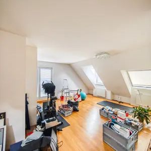 Geräumige Dachgeschoßwohnung mit schönen Außenflächen - Foto 3