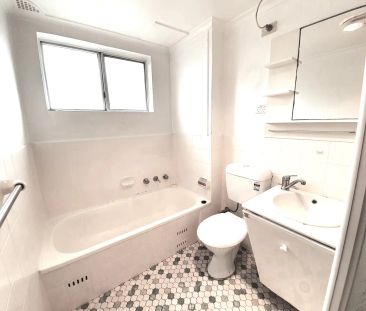 “Two Bedroom Unit” - Photo 5