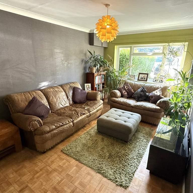 4 bedroom semi-detached house to rent - Photo 1