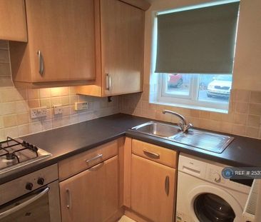 2 bedroom terraced house to rent - Photo 4