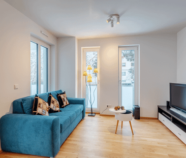 Generous and bright 2-room apartment in Allach - Foto 1