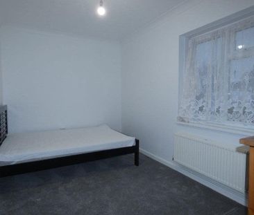 2 bedroom maisonette to rent - Photo 2