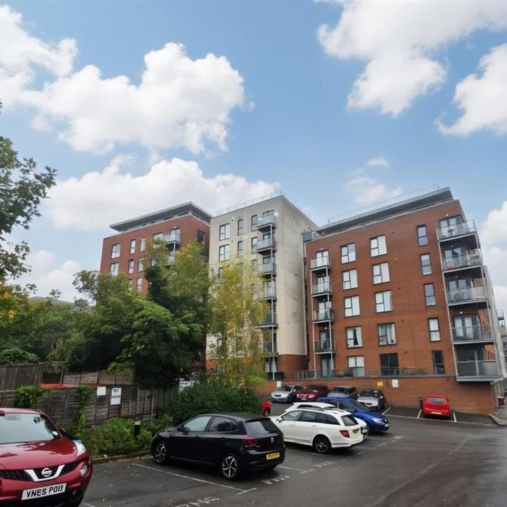 2 bedroom flat to rent - Photo 1
