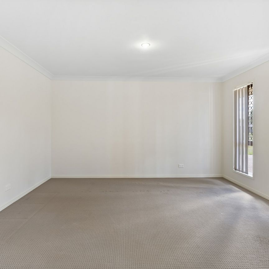 21 Trevean Drive, KLEINTON - Photo 1