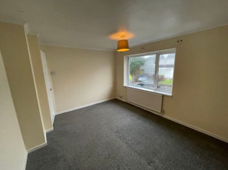 Fifth Ave, Swansea, SA6 - Photo 2