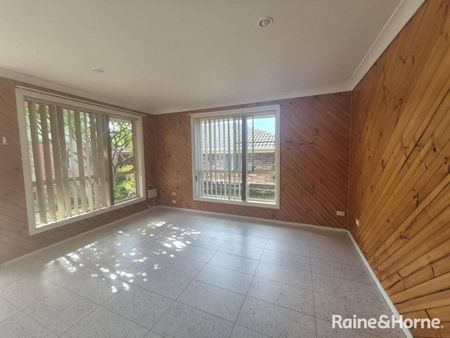 Charming 3 Bedroom Villa - Photo 3