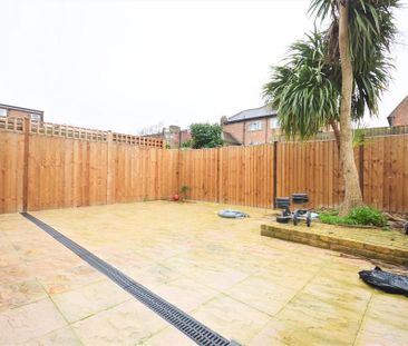 1 bedroom in a house share to rent - Photo 6