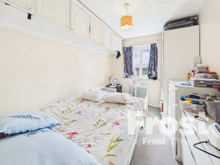 Bridgewater Court, Langley, Berkshire,SL3 - Photo 2