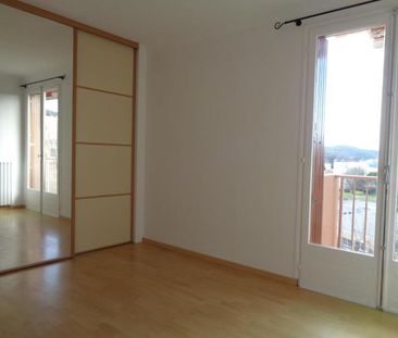 Location Appartement 4 pièces 76m² DRAGUIGNAN 83300 - Photo 4