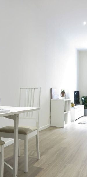Appartement te huur in Elsene voor € 900 met 1 slaapkamer - Photo 1