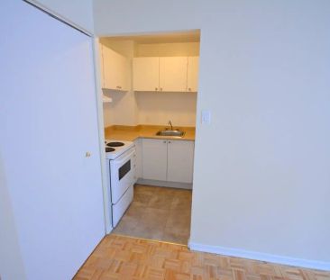 10 Burnside Ave. — Bachelor - Photo 4