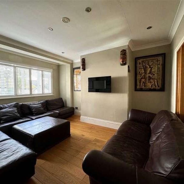 Oakhurst Rise, Carshalton, SM5 - Photo 1