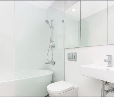Stunning 2 Bedroom Apartment With Air-Conditioning and Parking - Photo 5