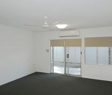 Neat & Tidy Unit in Quiet Complex – Freshly Updated & Well Located - Photo 1