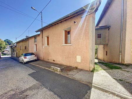 appartement centre ville de Meximieux, 3 chambres, 2 places de stationnement - Photo 2