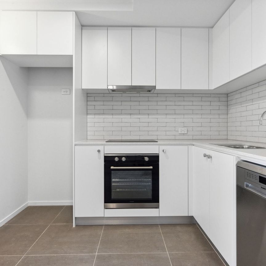 Brand New 2-Bedroom Apartment with Rooftop Pool and Stunning Views in Gungahlin! - Photo 1