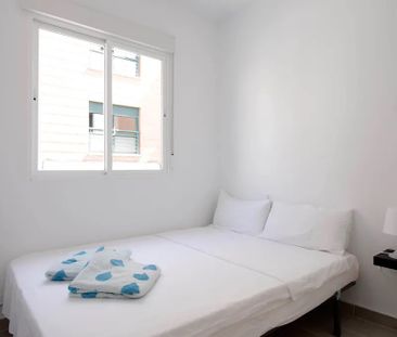 Calle de Santoña, Madrid, Community of Madrid 28026 - Photo 4