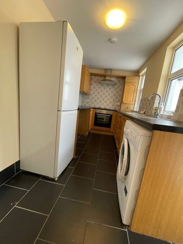 52A Enfield Street, Belfast, BT13 3DH - Photo 4