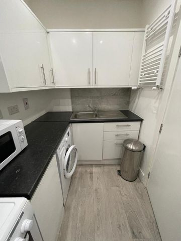 Studio to rent - Photo 2