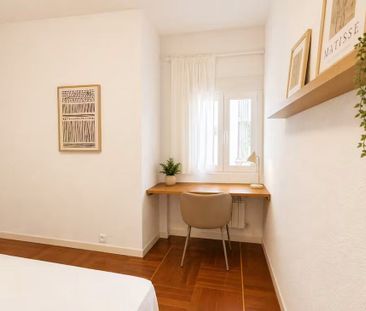 Calle de Cavanilles, Madrid, Community of Madrid 28007 - Photo 2