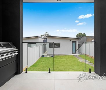 Modern Duplex with Luxury Finishes, Pool & Separate Studio - Photo 4