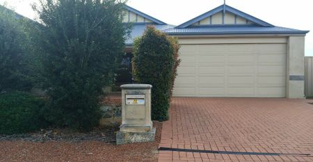 Perfect Family Living Opposite the Park ! - BREAK LEASE - Photo 3