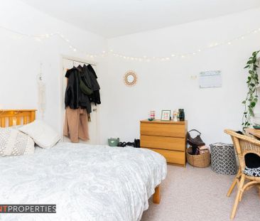 4 bedroom terraced house to rent - Photo 5