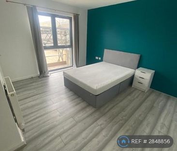 4 bedroom semi-detached house to rent - Photo 6