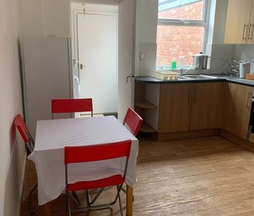 4 Bed Terraced House, Nottingham, NG7 - Photo 6
