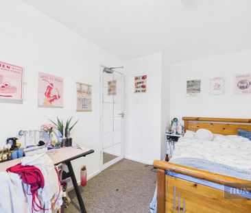 4 bedroom terraced house to rent - Photo 4