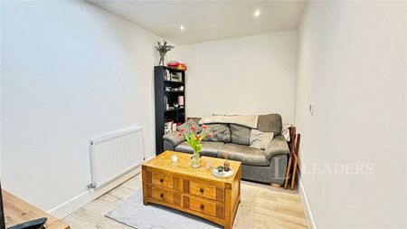 1 bedroom bungalow to rent Riverside Road, Luton, Bedfordshire, LU3 - Photo 3