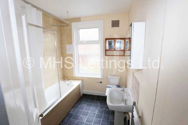 7 Vicarage Terrace, Leeds, LS5 3HL - Photo 1