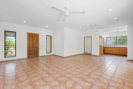 Available until mid January 2026 - Photo 3