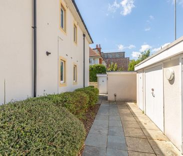 2 bedroom ground floor flat to rent - Photo 4