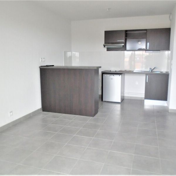 Location Appartement 2 pièces 38m² LAUNAGUET 31140 - Photo 1