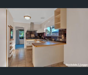 4 North Circular Road, Gladstone Park, Vic 3043 - Photo 5