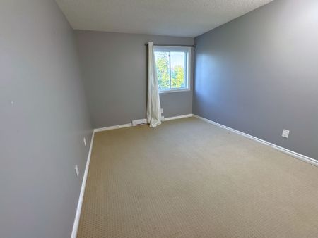 For Lease - 739 Deveron Crescent Unit# 207, London South, Ontario - Photo 4