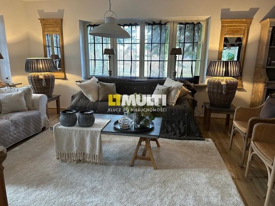 Duży dom w pobliżu Jeziora Szmaragdowego - Photo 1