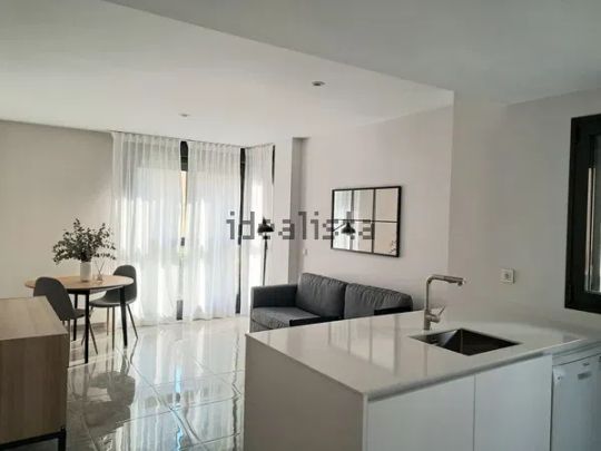 Alquiler de piso en Altamira - Oliveros - Barrio Alto - Foto 1