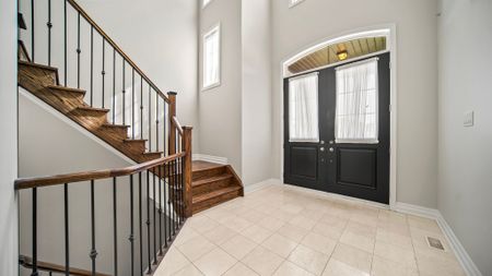 For Lease - 129 Robert Berry Crescent, King, Ontario - Photo 5