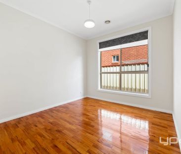 Charming & Convenient Living in St Albans - Photo 5